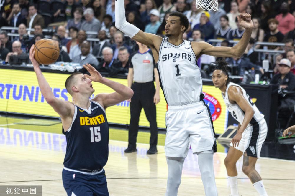 出足球教练 出足球教练